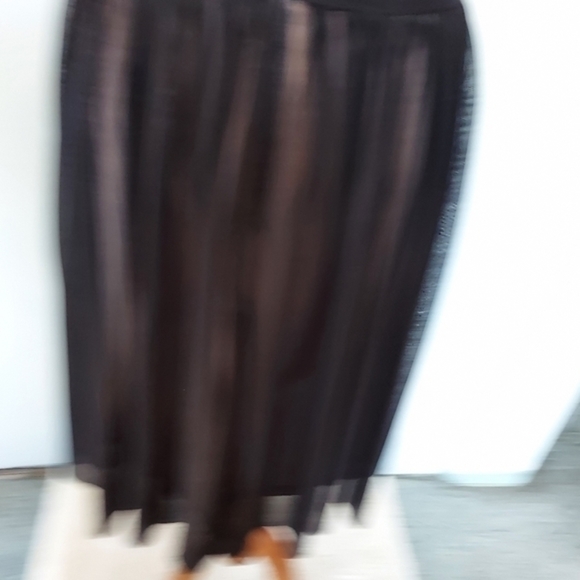 London Times Black Lace‎ and Tulle with nude underlay V Neck both sides - Picture 10 of 16